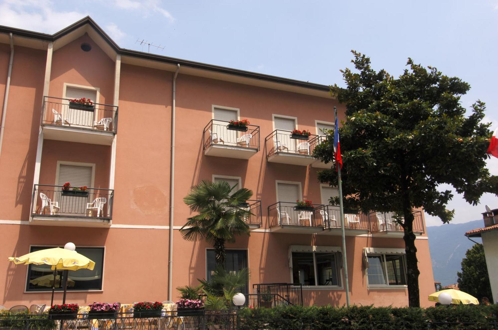 Hotel Alberello Рива-дель-Гарда Екстер'єр фото